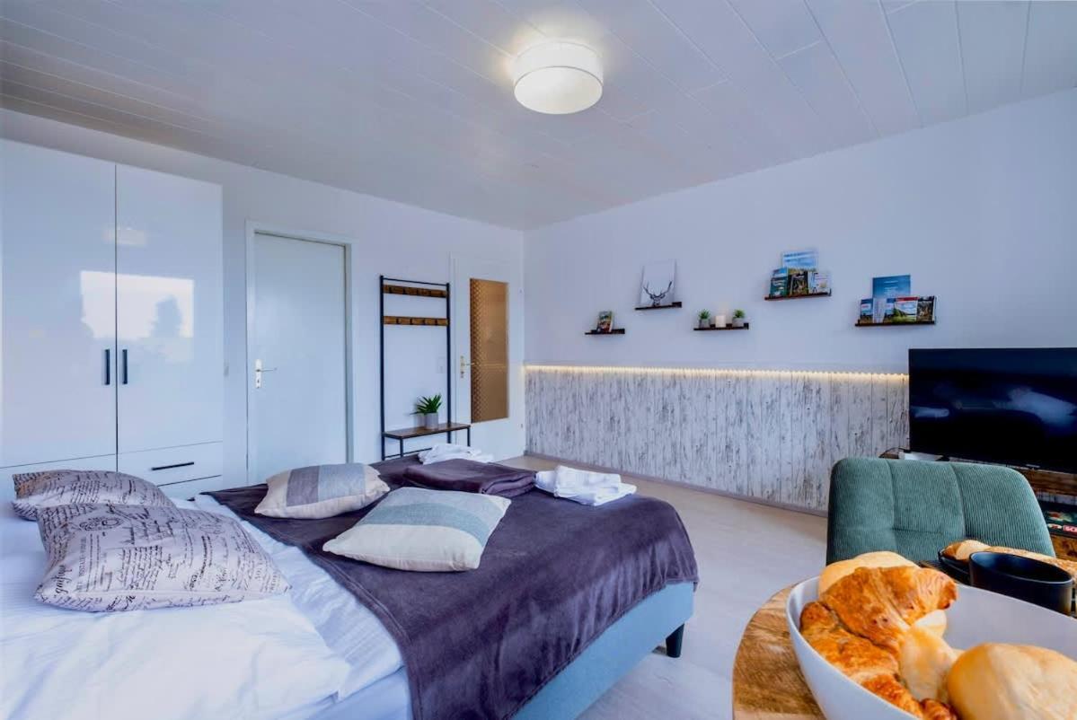 Relaxapartments Black Forest Nature Mit Beheiztem Indoor-Pool Und Sauna - Sonnenbalkon Mit Blick Ins Gruene, Schnelles Internet, Naehe Triberger Wasserfaelle, Fuer Bis Zu 2 Personen Schönwalde Dış mekan fotoğraf